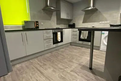 Image de Spacious 6-Bedroom, 8 bathroom Home, Sleeps 12, Perfect for Family & Groups!