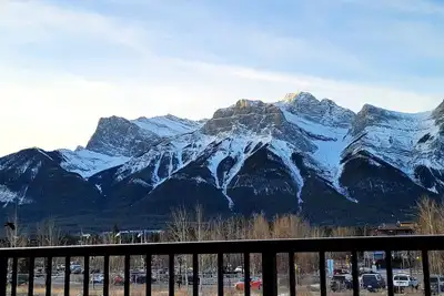 Image de rent comfort in canmore - central to everything