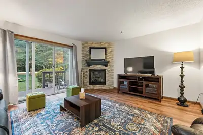 Image de Close to Cranmore & Attitash! ! Private & Spacious Family Home sleeps 8!