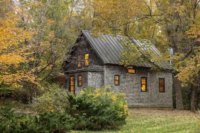 Image de Cedar Retreat Near Lake Champlain w Hot Tub, Fire Pit & Ev charger