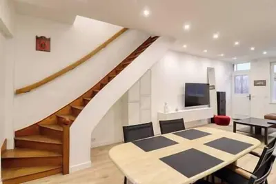 Image de Maison entre les places hyper centre