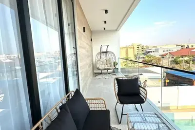Image de 4-bedroom en-suite luxury home\n\n