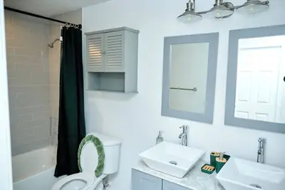 Image de Cozy 4-bedroom bungalow with Ac, fitness room near Dc