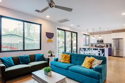 Image de Spacious modern 2br house! Steps to Rainey & Dtown