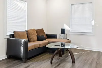 Image de Charming 3br - Downtown Location - Free Parking