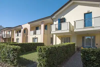Image de Appartement dans une maison de vacances avec piscine, climatisation, Wifi, Tv, terrasse, parking