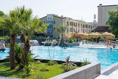 Image de Appartement dans une maison de vacances avec climatisation, Wifi, piscine, Tv, terrasse, parking
