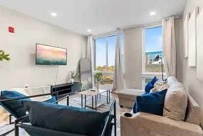 Image de 10 mins to Convention Center|Sleeps 6|W/D|Rooftop!