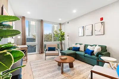 Image de King Bed|Sleeps 4 | 5 mins to FishTown + OldTown