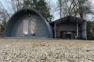 Image de Executive Pod and Jacuzzi by the river, in Co. Wexford