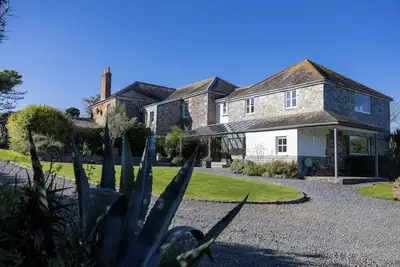Image de Trevornick Farm House- dog friendly with hot tub and tennis court near Newquay