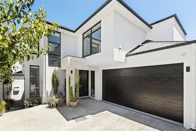 Image de This house is a 4 bedroom(s), 3 bathrooms, located in Perth, Wa.