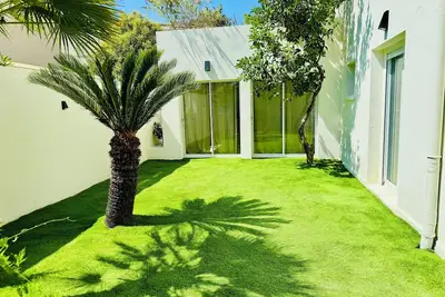 Image de Appartement hyper centre Cavalaire sur mer, jardin et parking privés!