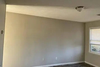 Image de This 1-bedroom, 1-bathroom apartment