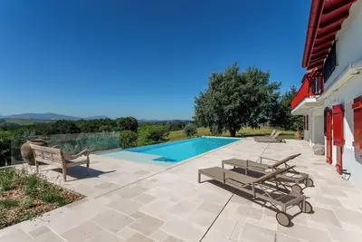 Image de Larreista - Superbe Ferme Basque Rénovée avec Piscine et Vue Panoramique