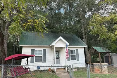 Image de Little Southern Charm in tranquil Flovilla with Ac, WiFi