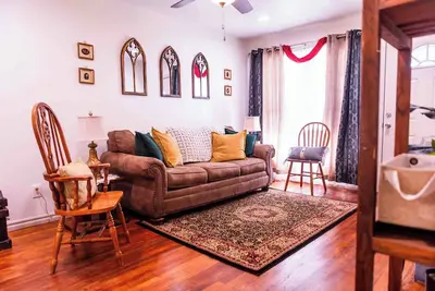 Image de Tinker Afb Okc Midwest City I-40 Colonial Dorchester Cottage