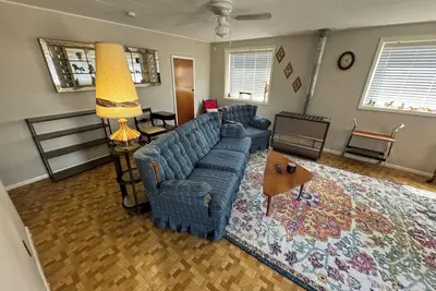 Image de Vintage-Modern Adobe Escape 2 Bedroom 1 Bath