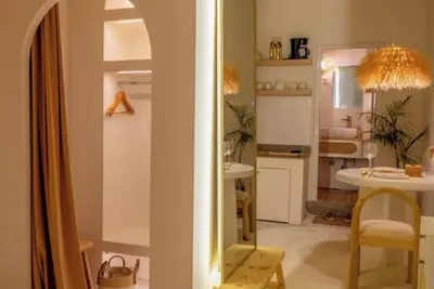 Elegant Studio with Ac & Wi-Fi