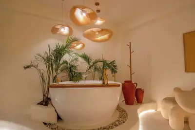Image de Luxe Suite w/Hot Tub & Cozy Spot