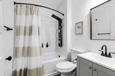 Image de Charming 2-bedroom house with Ac, WiFi in wonderful Richmond