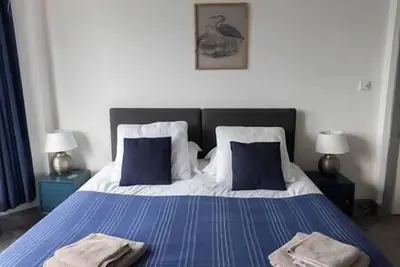 Boutique Super King \/ Twin Room Sea View: Sleeps 2