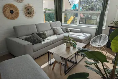 Image de Maison de particulier avec piscine, proche des commodités & de la plage