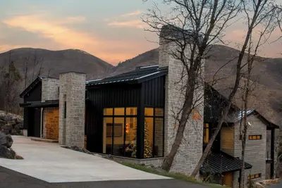 Image de Sundance Cabin - 5 Bedroom Luxury Mountain Home right in the heart of Sundance