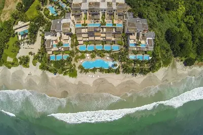 Image de `New Listing` superb location luxury beachfront condo