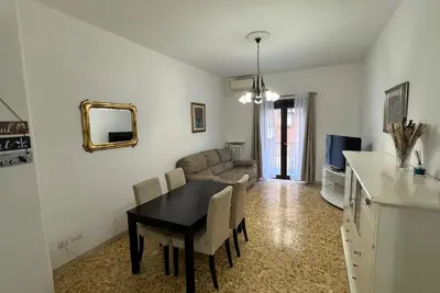 Image de Cozy and Spacious apartment 15 minutes from downtown and metro