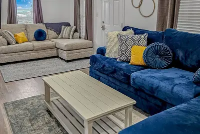 Image de Beautifully Re-modeled 3 Bedroom Home- 218 Mockingbird Lane