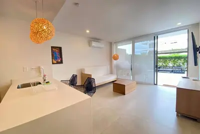 Image de Fantastic 1 Br- Beach front apartment 104b