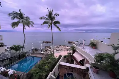 Image de Vida Sol at Casa Tres Vidas - Beachfront Villa - Pool & Wi-Fi