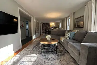 Image de 12 Mins from Beach - A Quiet, Immaculate space