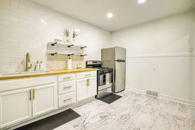 Spacious 3-bedroom with Ac and WiFi in charming Syracuse