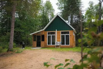 Chalet Chasseur, bord de l'eau