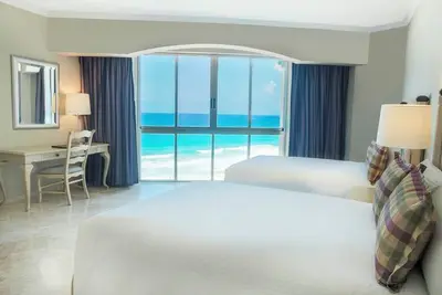 Sandos Cancun- Caribe Suite