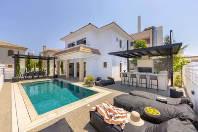 SunnyVillas: 3br New Modern Villa*Private Pool*Hvn