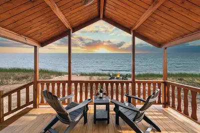 Image de Tiny Log Cabin on Lake Michigan Shore_Full Week Rental