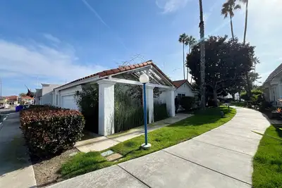 Image de Serene Coastal House: Bright Beach & Bay Retreat with WiFi.