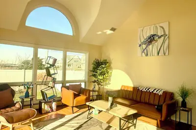 Image de Charming 3-bedroom house with private access waterfront