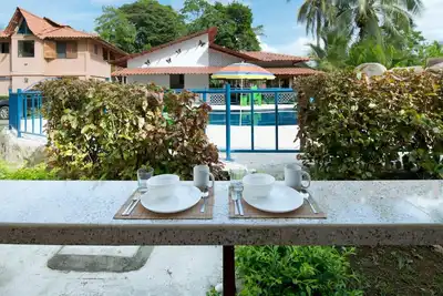 Poolside | 2br Home | Walk to Beach & Dining