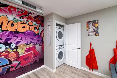 Image de Sip & Paint Artistic Getaway with Ac, WiFi in wonderful Arlington