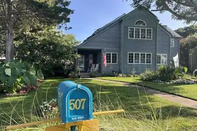 Image de Pet Friendly and Steps to the Bay (Uscg Graduation Friendly! )