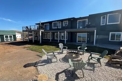 Image de 6 bedroom sleeps 22, Hot tub, and gorgeous view of Bear Lake, lots of amenities