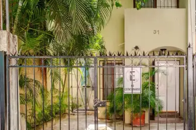 Image de Entire Private Home king/queen beds spa bath with jacuzzi tub & walk in shower