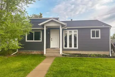 Image de Close to shopping and entertainment.