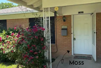 Image de Escape to Moss Meadows: Your Serene Trip Awaits - Pet Friendly -