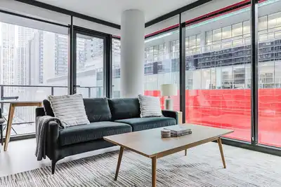 Image de Blueground | River North, balcony & pool, nr Pier