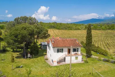 Image de Family Tuscan Home among the vineyards, Terranuova Bracciolini, Italy